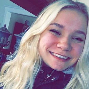 Meet your Posher, Elena